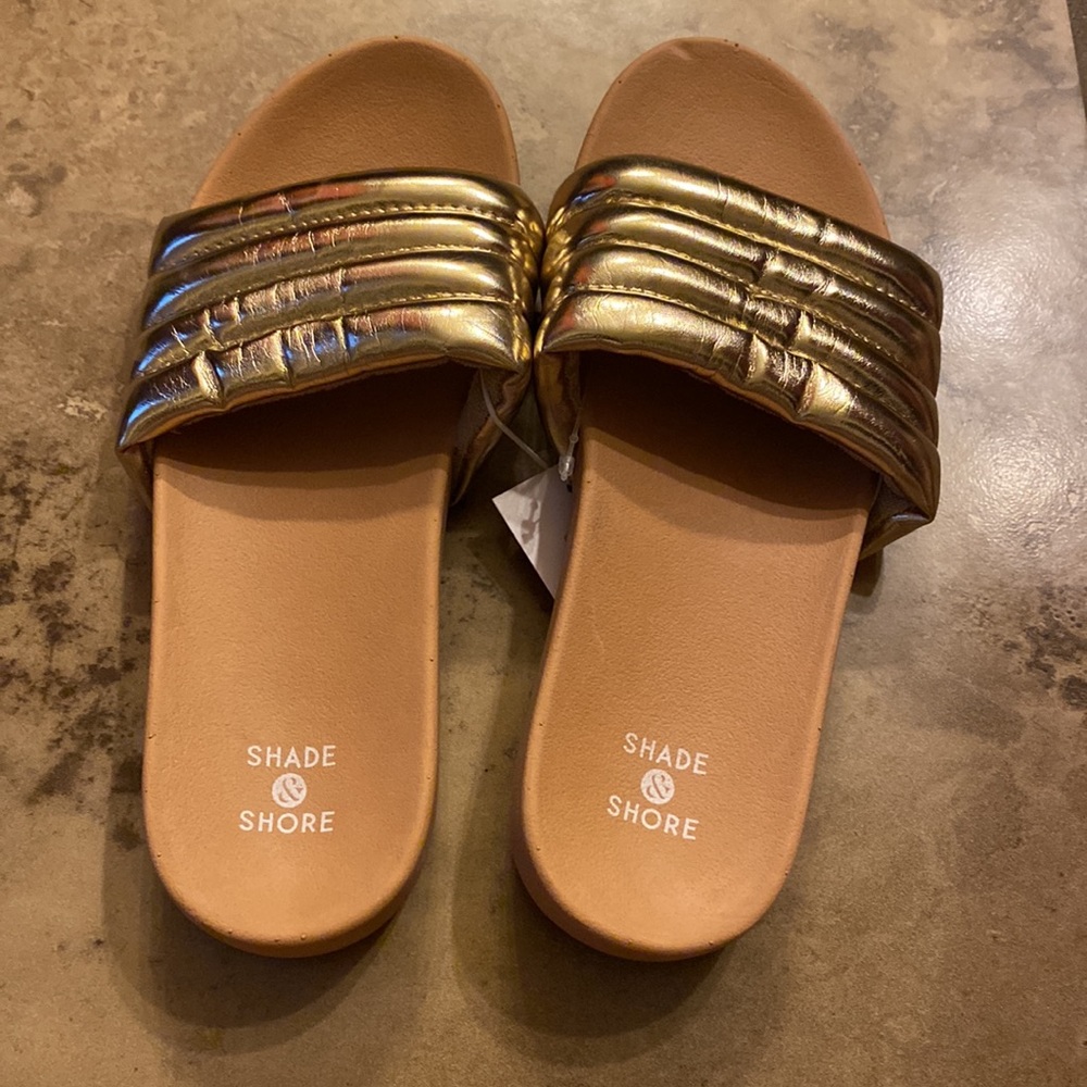 (160) NWT Women’s Gold Slides by Shade and Shore. Size 5 - Picture 4 of 11